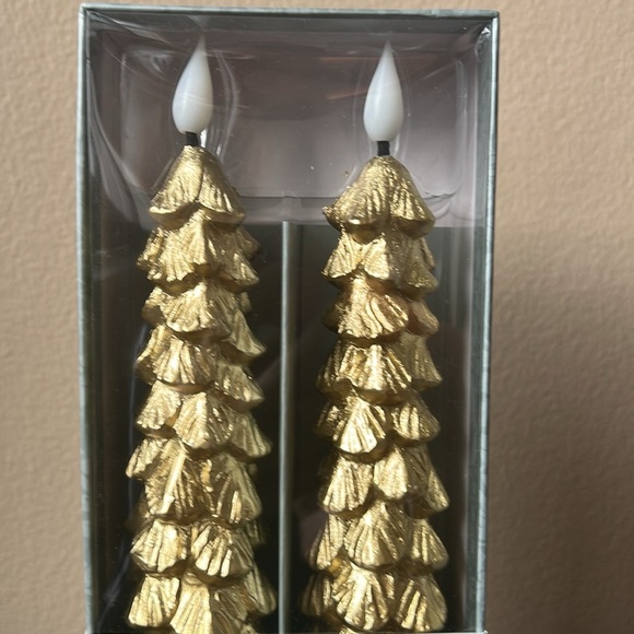 Tinsel & Fir Flameless Taper Candles 2 Pcs LED Christmas Tree Gold with Timer - Picture 2 of 3